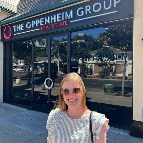 Meet your Posher, Margaret - Picture 3 of 3